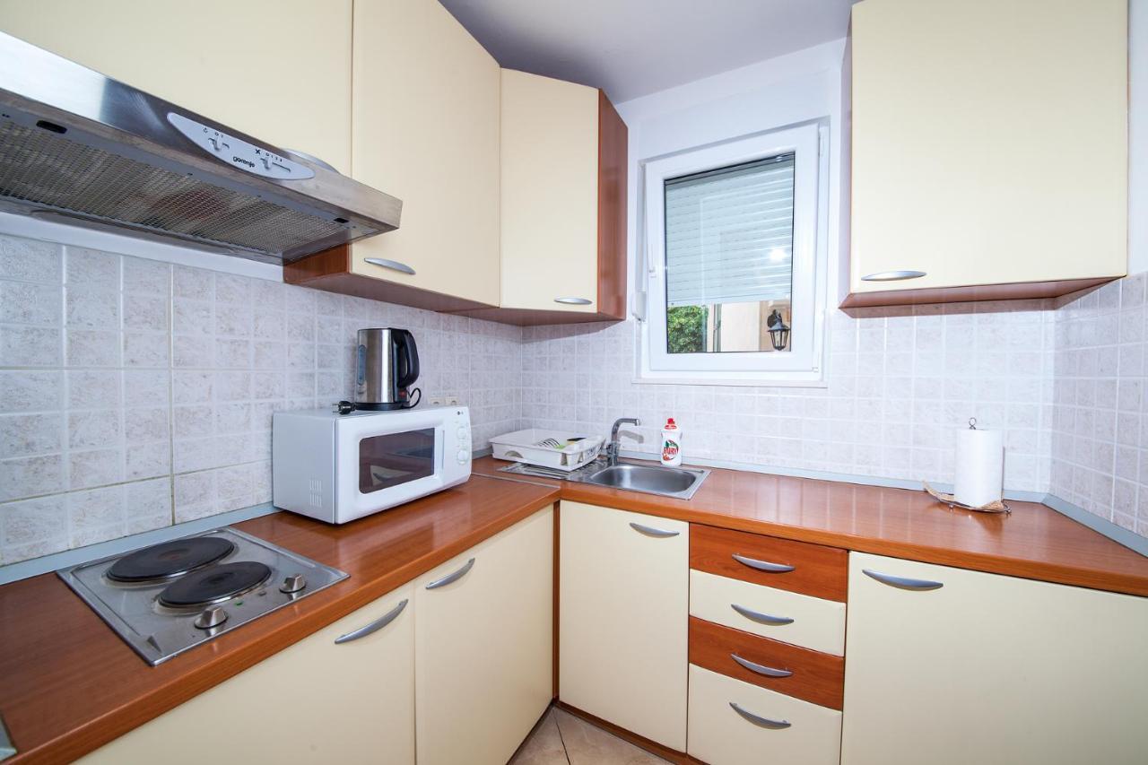 Vila Promajna 3 エクステリア 写真